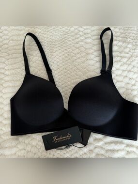 Frederick's of Hollywood Gia Black Smooth Molded T-Shirt Bra - 34C
